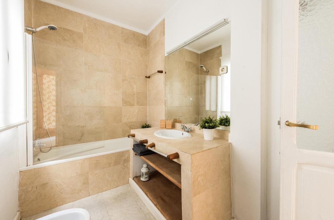 Apartmán Plaza Paja Arrendamiento De Temporada Madrid Exteriér fotografie